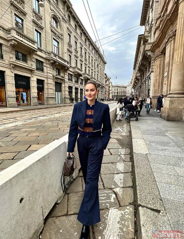 "Sabırla karısının fotoğraflarını çeken koca yürekli Burak" Fahriye Evcen ile Burak Özçivit'in İtalya çıkarması! Her paylaşımları ayrı olay - 6