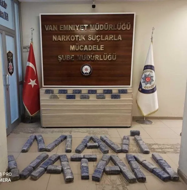 Son dakika: Van’da zehir tacirlerine ağır darbe! 74 kilo eroin ele geçirildi-2