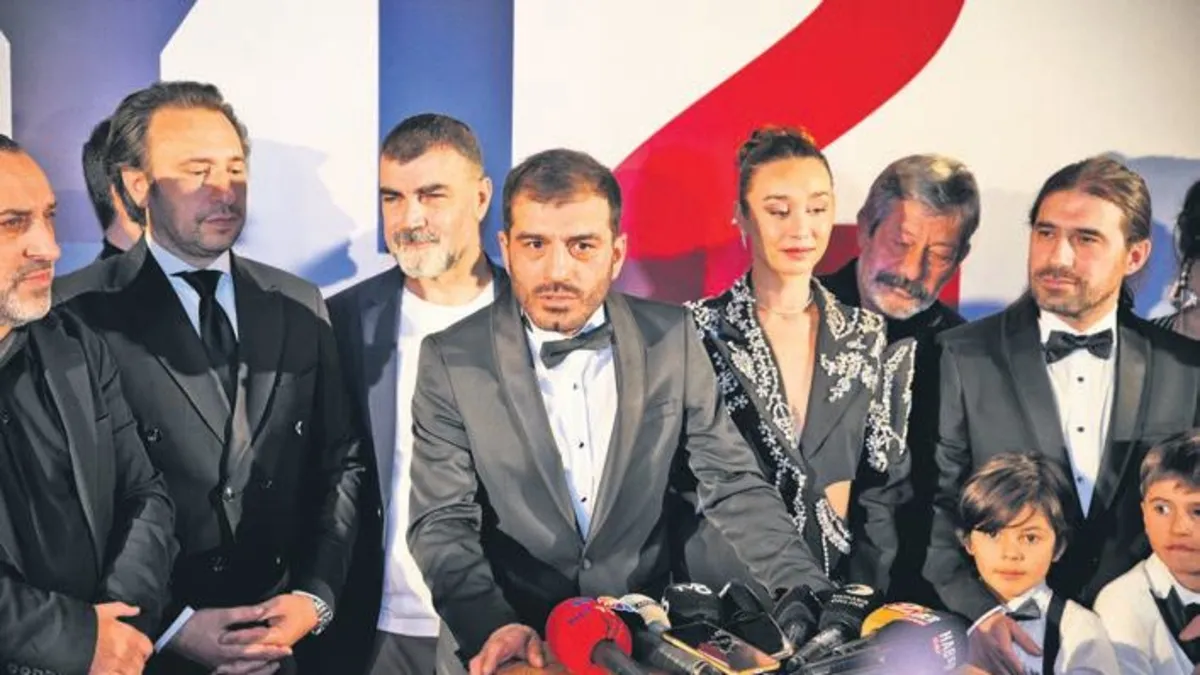 "Dayı 2: Bir Adamın Hikayesi" filminin galasına yoğun katılım