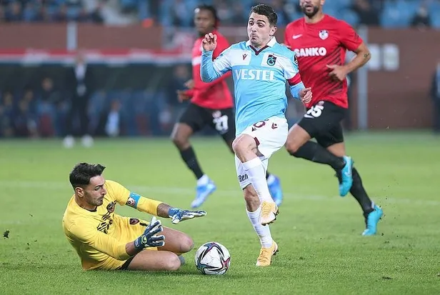 firtina-ligde-rakip-tanimiyor-trabzonspor-gaziantepi-yikti-gecti-1637616076738.jpeg Fırtına ligde rakip tanımıyor! Trabzonspor Gaziantep'i yıktı geçti-2