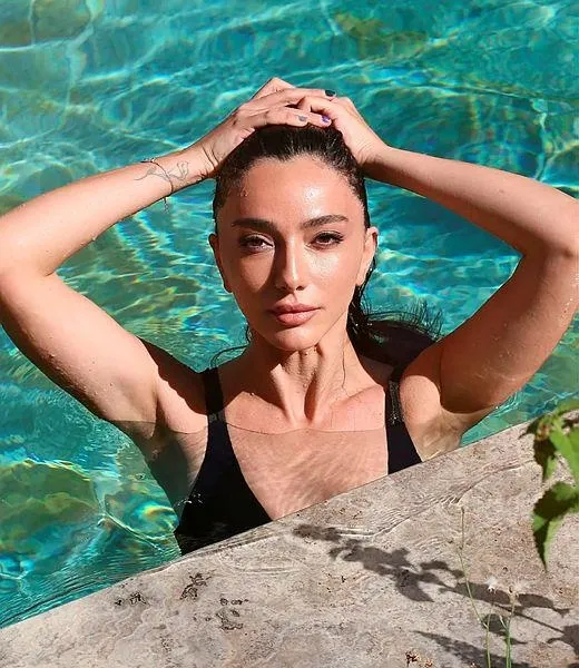 Akıncı dizisinin güzel oyuncusu Deren Talu'dan annesi Defne Samyeli'ye iltifat: Annem oyuncu koçum gibi-15