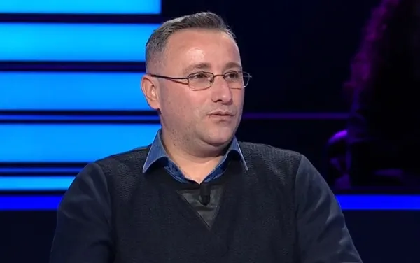 Kim Milyoner Olmak İster'de gözyaşları sel oldu aktı! Kenan İmirzalıoğlu yarışmacının başından geçen olaydan çok etkilendi-2