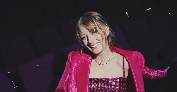 Gizem Karaca’dan çekirdek aile paylaşımı: 40 çıkar biz de dışarı çıkar...