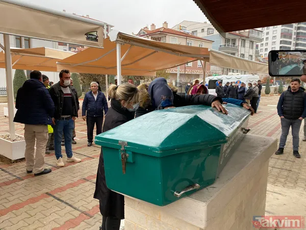 Türkiye Müslüme'ye ağlıyor! Müslüme’nin cenazesi dedesinin köyüne getirildi! Müslüme son yolculuğuna uğurlandı - 37