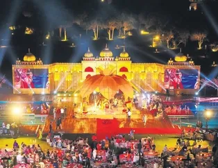 Zengin Hintliler düğüne gelecek