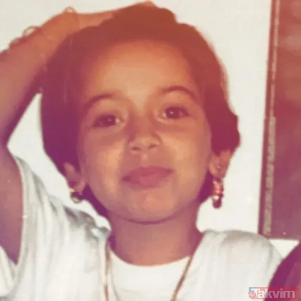 Afra Saraçoğlu 28. yaşını kutladı: Çocukluk fotoğrafı yoğun ilgi gördü - 30