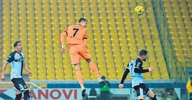 Cristiano Ronaldo hava yolları: 2.5 metre zıplayarak unutulmaz bir kafa golü attı