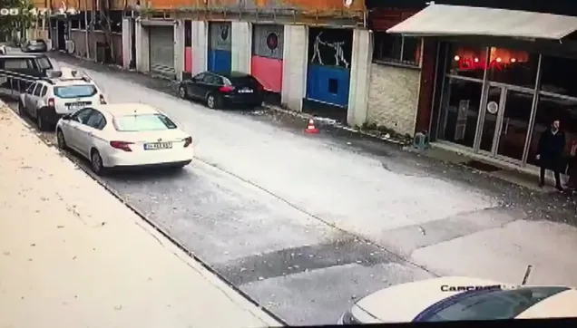 SON DAKİKA: 1 Şubat İzmir güne depremlerle uyandı! Deprem anı kamerada