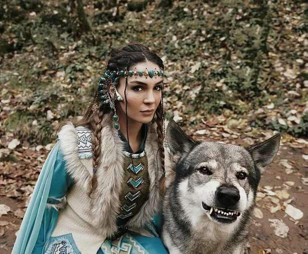 destanda-bu-aksam-yine-nefesler-tutulacak-akkiz-olumun-pencesinde-1644260851263.jpeg ‘Destan’da bu akşam yine nefesler tutulacak... Akkız, ölümün pençesinde!-7