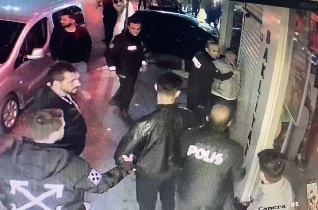 Husumetli iki grup arasında çıkan kavga cinayetle bitti!  22 yaşındaki Nurullah Bozkurt kalbinden vurularak hayatını kaybetti