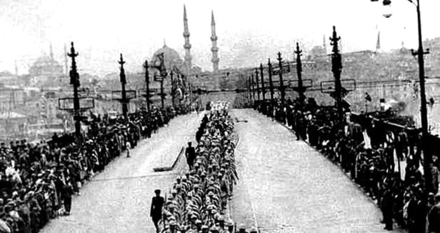 istanbulun-kurtulusu-sozleri-mesajlari-ve-resmi-istanbulun-kurtulusu-ile-ilgili-sozler-1633463536455.jpg En anlamlı, coşkulu, kısa, uzun İstanbul'un Kurtuluşu resimli mesajları! 6 Ekim İstanbul'un Kurtuluşu kutlama mesajları - sözleri 2021!-3