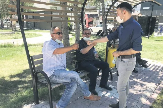 İsveç’te parti kuran Mikail Yüksel seçimlere Konya Kulu'da hazırlanıyor