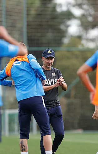 Fenerbahçe'nin Eintracht Frankfurt maçı kamp kadrosu belli oldu! Yıldız isme Pereira'dan kesik