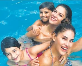 Havuzda felsefe yaptı