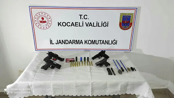 park-halindeki-cipi-kursunlayan-2-supheliyi-jasat-yakaladi-1614351114946.jpg Park halindeki cipi kurşunlayan 2 şüpheliyi JASAT yakaladı-2