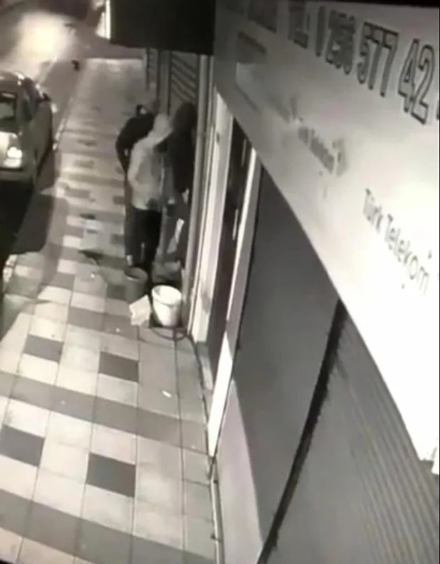 Aydın'da akılalmaz olay! 5 dakikada 40 kilo altın çaldı-7