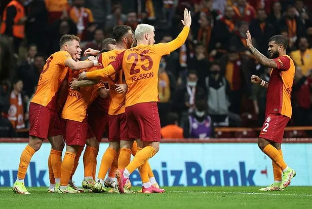 galatasarayin-golu-ofsayt-mi-erman-toroglu-yorumladi-1635712751984.jpeg Galatasaray'ın golü ofsayt mı? Erman Toroğlu yorumladı...-2