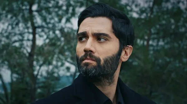 eskiya-dunyaya-hukumdar-olmazda-ah-yalan-dunya-ruzgari-onur-san-soyledi-alparslan-cakirbeyli-ve-sahin-aga-dinledi-1608667825373.jpg Eşkıya Dünyaya Hükümdar Olmaz'da 'Ah Yalan Dünya' rüzgarı: Onur Şan söyledi, Alparslan Çakırbeyli ve Şahin Ağa dinledi-2