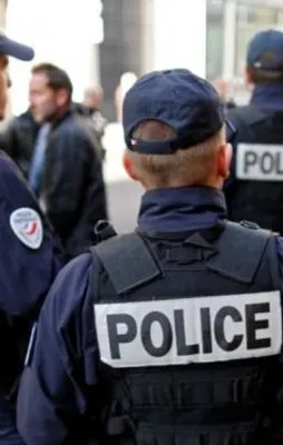 Fransa'da öğrencilerin üzerine araç sürüldü