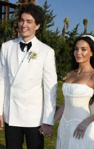 Çiçeği burnunda çift Ebru Şahin ve Cedi Osman Temmuz ayında 15 bin kilometre yol yaptı