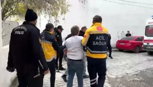 borc-tartismasinda-dehset-arkadasinin-kulagini-isirarak-kopardi-1705340535971.jpeg Borç tartışmasında dehşet! Arkadaşının kulağını ısırarak kopardı-3