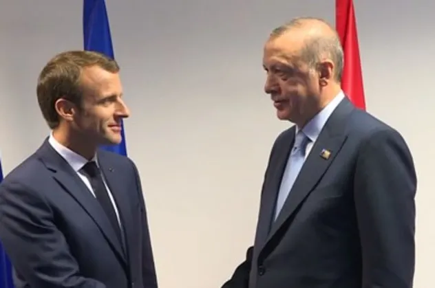 Erdoğan Macron ile görüştü