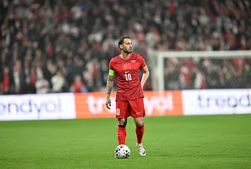 Galatasaray’a transferde ters köşe! Hakan Çalhanoğlu kararını verdi