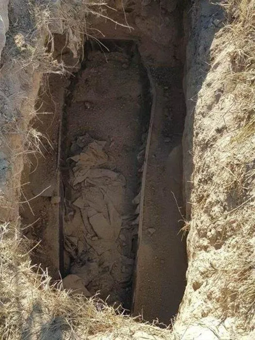 SON DAKİKA: Ermenistan bölgeyi terk etmeye başladı: Mezarlardan çıkardıkları ölüleri de götürüyorlar-2