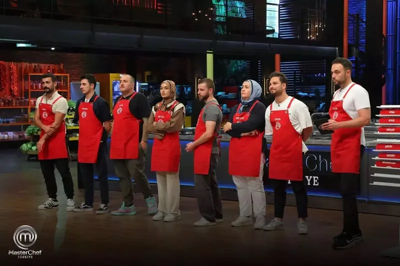 masterchef-kim-elendi-13-ekim-pazar-masterchef-kim-elendi-giden-isim-1728845708215.jpeg