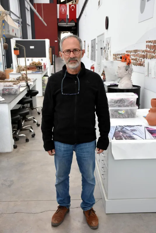 6-bin-yillik-tanrica-heykeli-izmir-bornovada-yesilova-hoyugunde-bulundu-1643699069489.jpg 6 bin yıllık tanrıça heykeli! İzmir Bornova'da Yeşilova Höyüğü'nde bulundu-4