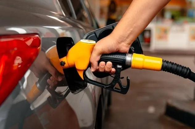 Araç sahiplerine güzel haber! Benzin ve motorine indirim geliyor! İşte benzin fiyatları...