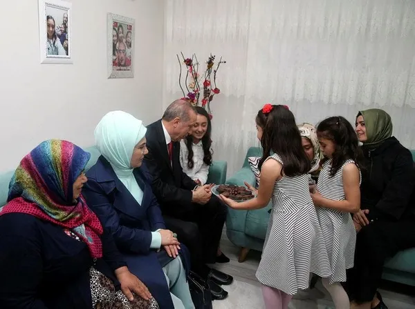 Cumhurbaşkanı Erdoğan şehit evinde iftar yaptı-5