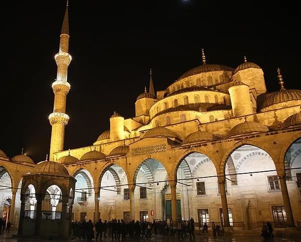 Bugün ’üç ayların’ habercisi Regaip Kandili