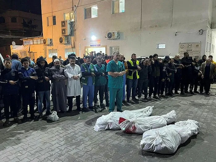 israilden-yeni-katliam-cibaliya-beldesinde-evlere-hava-saldirisi-duzenlendi-30-kisi-oldu-onlarca-kisi-kayip-1702845427189.jpeg İsrail'den yeni katliam! Cibaliya beldesinde evlere hava saldırısı düzenlendi! 30 kişi öldü, onlarca kişi kayıp-7