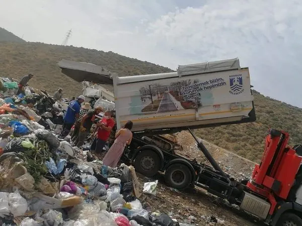 Bodrum Da Pes Dedirten Goruntuler Chp Li Belediyeyi Goreve Cagirdilar Takvim