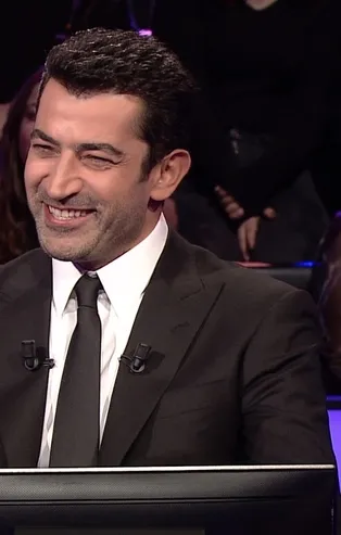 TÜİK verilerine göre Türkiye'de BM tanımında 0-17 yaş grubu olarak belirtilen çocuk nüfusunun toplam nüfusa oranı hangi yılda daha fazladır?