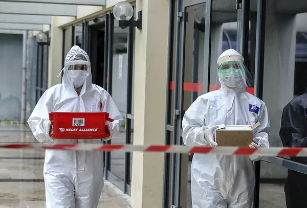 son-dakika-saglik-bakanligi-acikladi-negatif-ve-asili-temasliya-karantina-yok-1631882281566.jpg Son dakika: Sağlık Bakanlığı açıkladı: Negatif ve aşılı temaslıya karantina yok-3