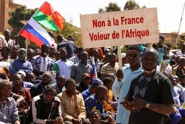 Burkina Faso Fransa’nın sesini kesti