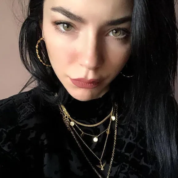 Merve Boluğur reklam içerikli paylaşımlarla cebini dolduruyor-3