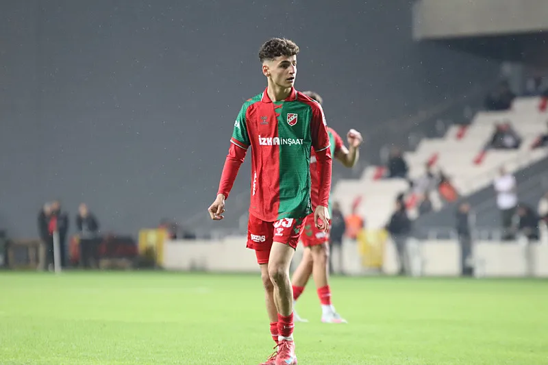 Fenerbahçe'den 4'lü transfer harekatı! İmzalar peş peşe gelecek - 5