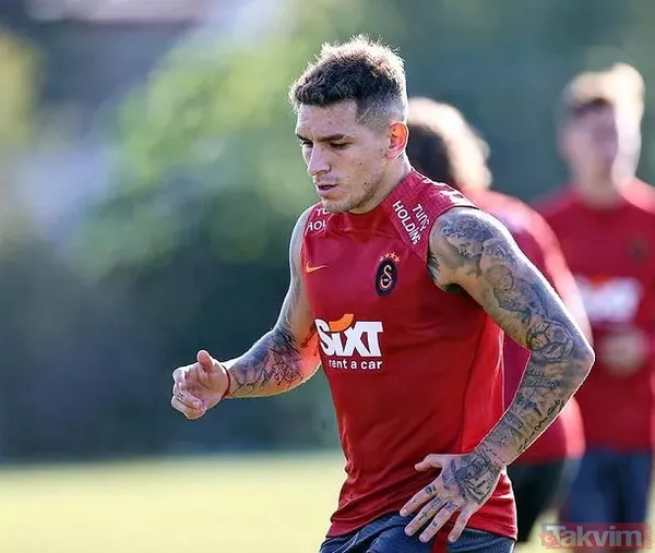 Aşk dedikoduları boşa çıkmadı! Galatasaraylı Lucas Torreira ve Devrim Özkan'dan sarmaş dolaş poz! Sevgili oldukları iddia ediliyordu - 6