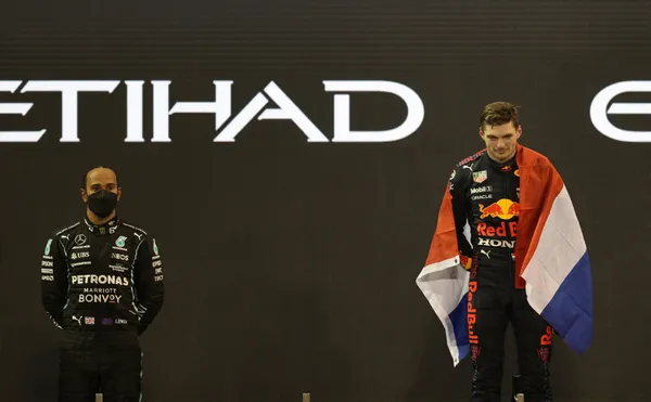 formula-1de-manipulasyon-iddiasi-lewis-hamiltonun-sozleri-gundeme-bomba-gibi-dustu-1639476353961.jpg Formula 1'de manipülasyon iddiası! Lewis Hamilton'un sözleri gündeme bomba gibi düştü-3