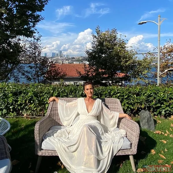 Bahar dizisinde Mehmet Yılmaz Ak'ın annesi Nevra rolündeki Hatice Aslan'ın sır gibi sakladığı oğlu ortaya çıktı! Görenler şoke oldu - 3