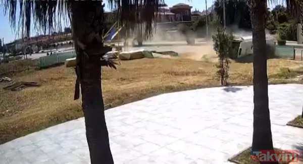 Antalya'da feci kaza: Otel servisi otomobille çarpışarak devrildi - 13