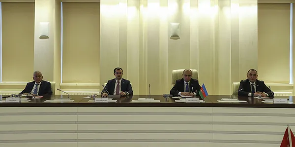 muzakereler-basladi-turkiye-ile-azerbaycan-arasinda-yuksekogretim-alaninda-yeni-is-birlikleri-yapilacak-1635782589495.jpg Müzakereler başladı! Türkiye ile Azerbaycan arasında yükseköğretim alanında yeni iş birlikleri yapılacak-4
