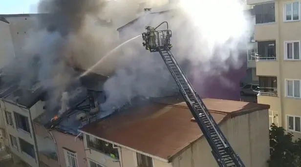 arnavutkoydeki-yanginda-13-yasindaki-otizmli-cocuk-yasamini-yitirdi-1664808654187.jpg Arnavutköy'deki yangında 13 yaşındaki otizmli çocuk yaşamını yitirdi-6