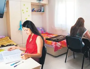 Üniversitelinin yurt sınavı