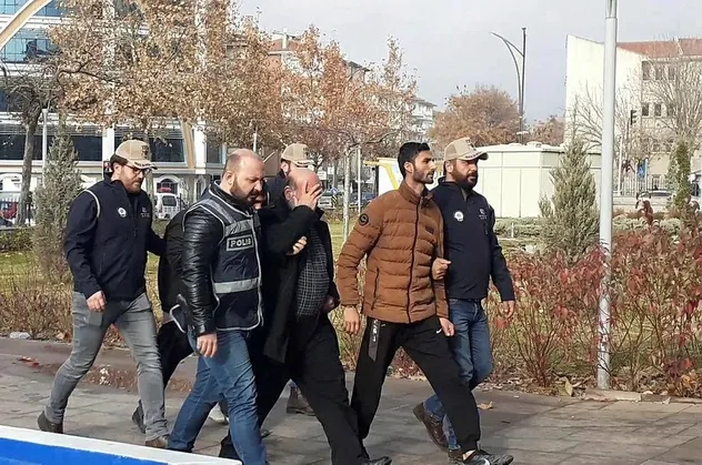 Son dakika: Kırşehir'de DEAŞ operasyonunda 5 tutuklama