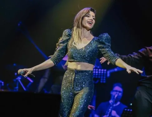 Albüm çıkaran ve ilk sahnesini alan Gökçe Bahadır'ın konser ücreti dudak uçuklattı!-2