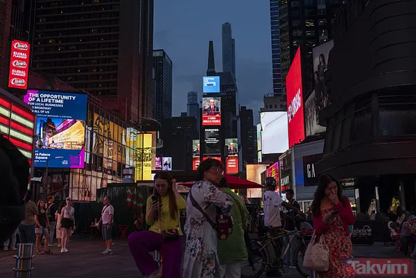 Başkan Erdoğan'ın ünlü sözü Times Meydanı'nda: Daha adil bir dünya mümkün | Dünya 5'ten büyüktür - 10